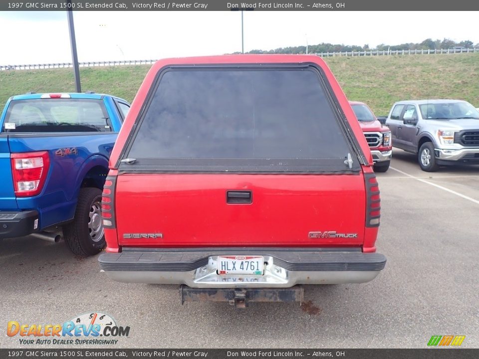 1997 GMC Sierra 1500 SL Extended Cab Victory Red / Pewter Gray Photo #10