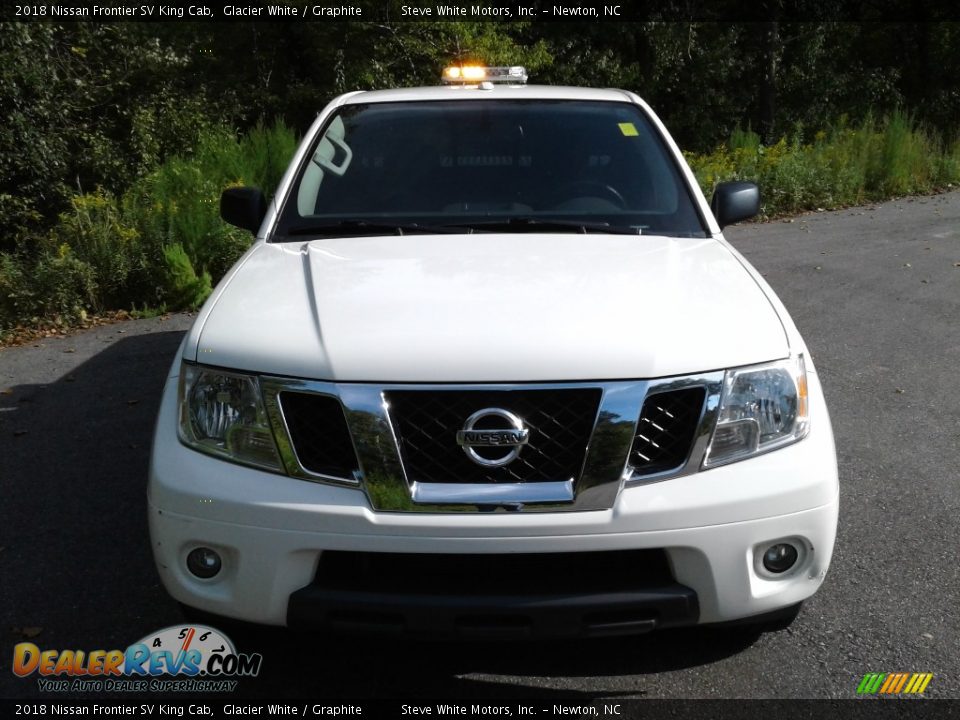 2018 Nissan Frontier SV King Cab Glacier White / Graphite Photo #3