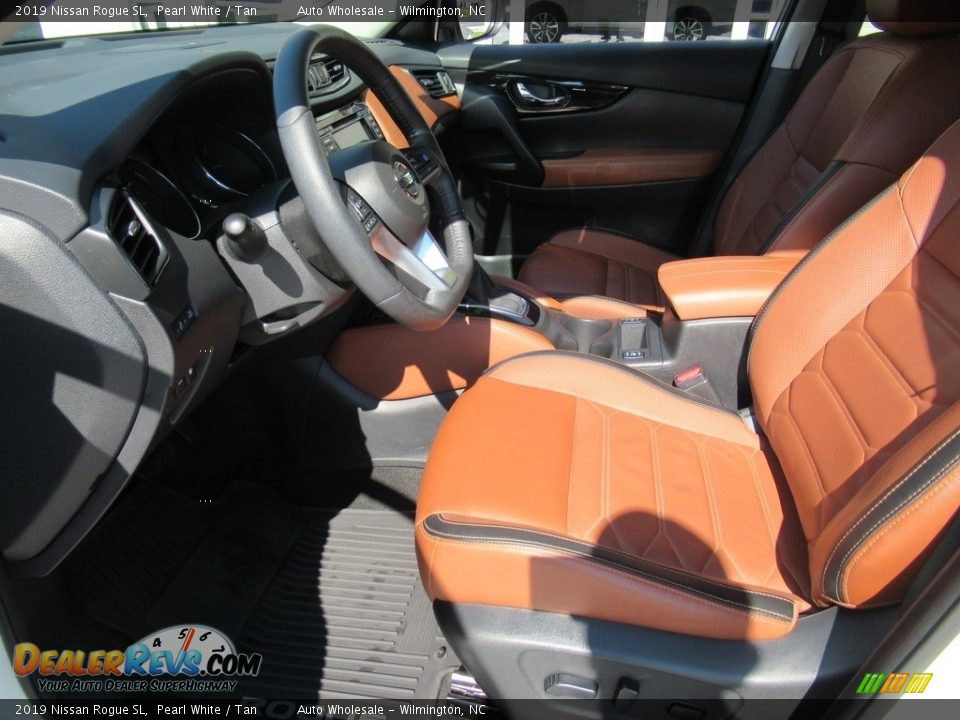 Front Seat of 2019 Nissan Rogue SL Photo #10