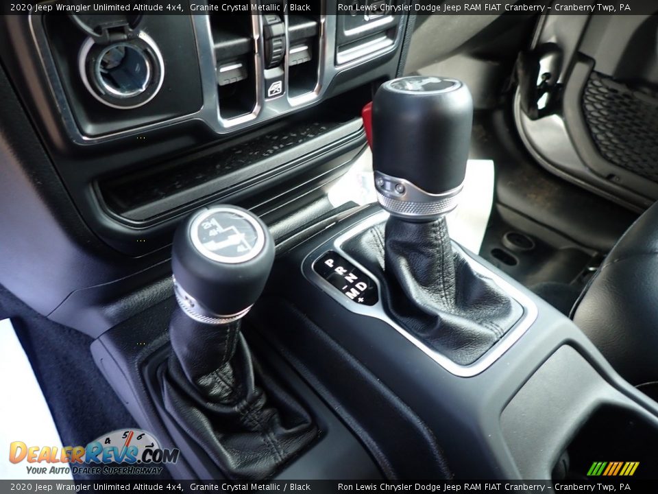 2020 Jeep Wrangler Unlimited Altitude 4x4 Shifter Photo #18