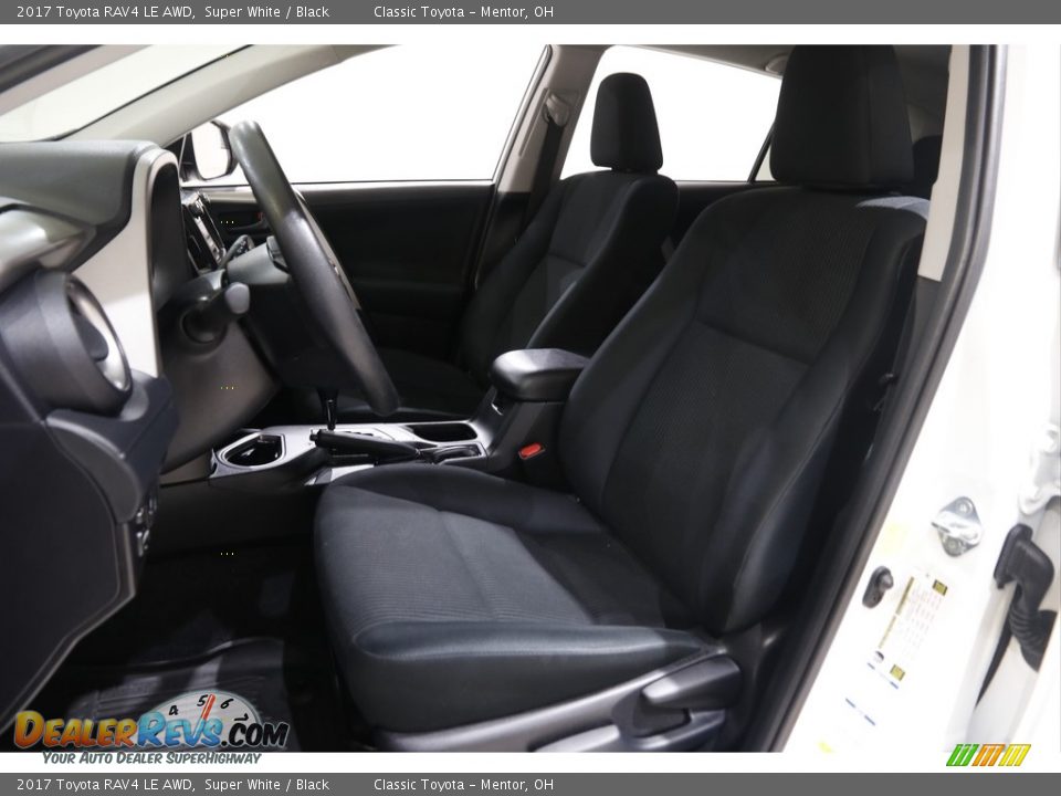2017 Toyota RAV4 LE AWD Super White / Black Photo #5