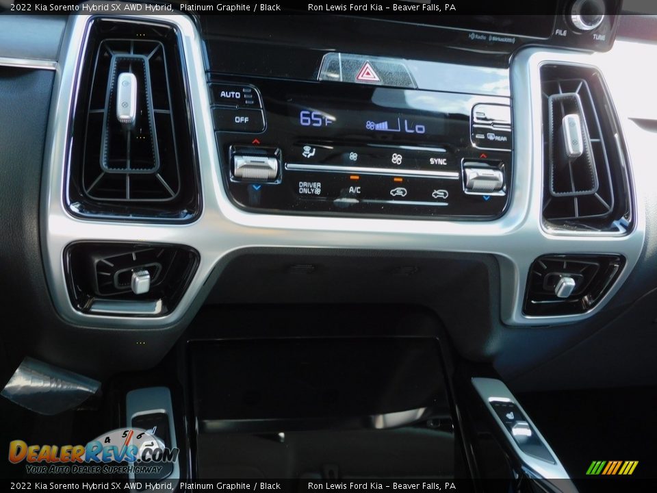 Controls of 2022 Kia Sorento Hybrid SX AWD Hybrid Photo #17