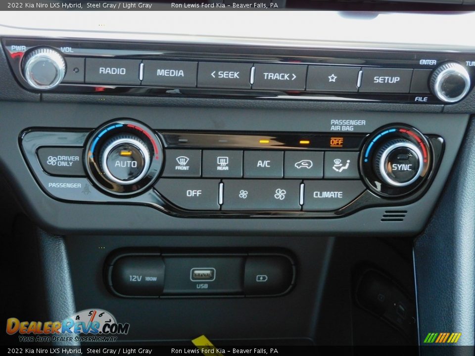 2022 Kia Niro LXS Hybrid Steel Gray / Light Gray Photo #17