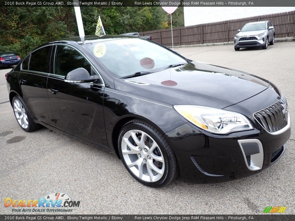 Front 3/4 View of 2016 Buick Regal GS Group AWD Photo #7