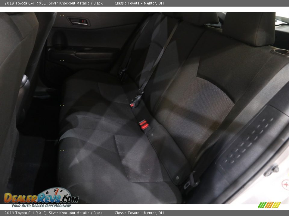 2019 Toyota C-HR XLE Silver Knockout Metallic / Black Photo #15
