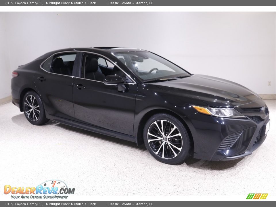 2019 Toyota Camry SE Midnight Black Metallic / Black Photo #1