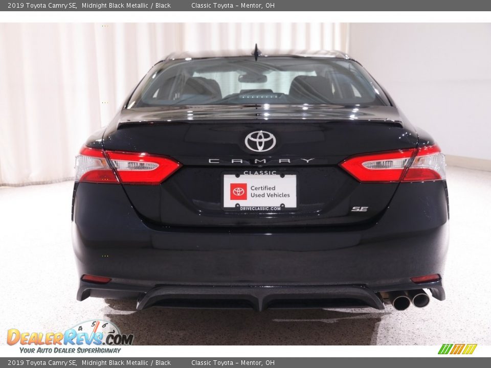 2019 Toyota Camry SE Midnight Black Metallic / Black Photo #16