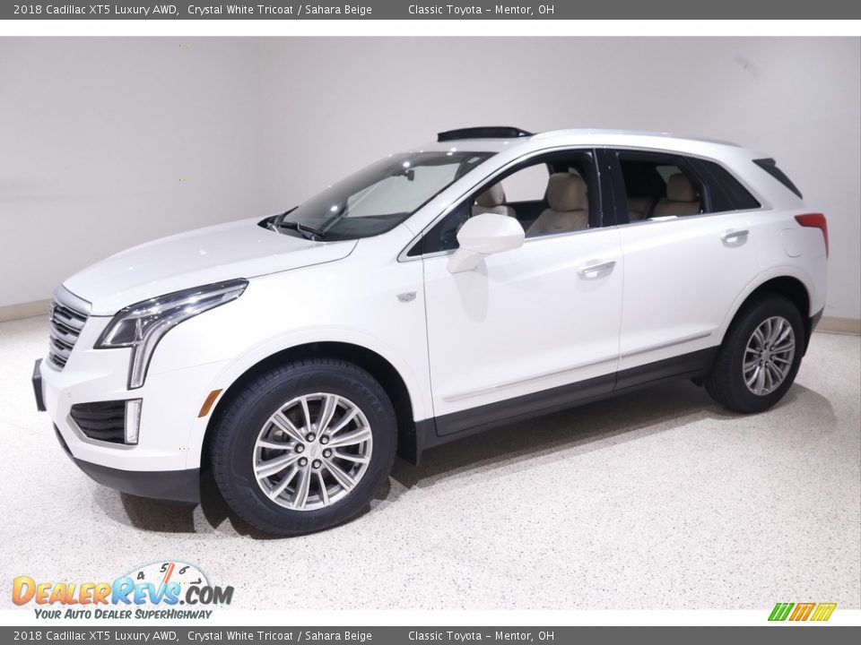 2018 Cadillac XT5 Luxury AWD Crystal White Tricoat / Sahara Beige Photo #3