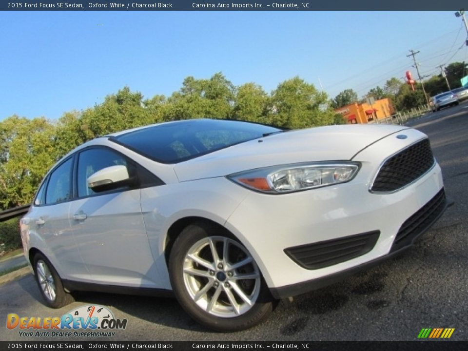2015 Ford Focus SE Sedan Oxford White / Charcoal Black Photo #1