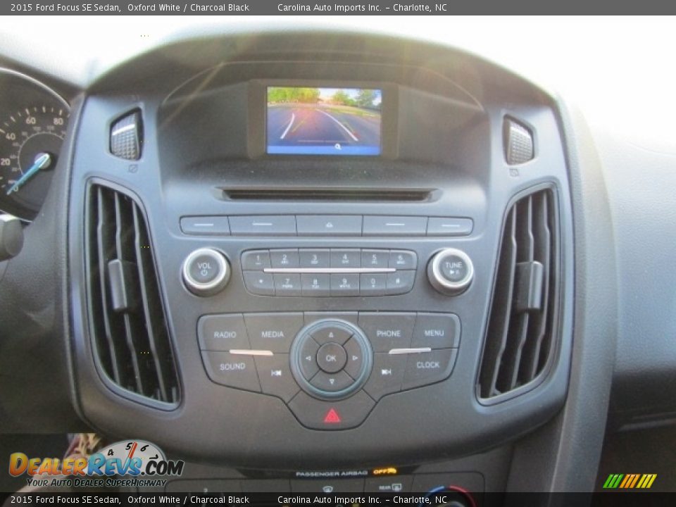 2015 Ford Focus SE Sedan Oxford White / Charcoal Black Photo #15