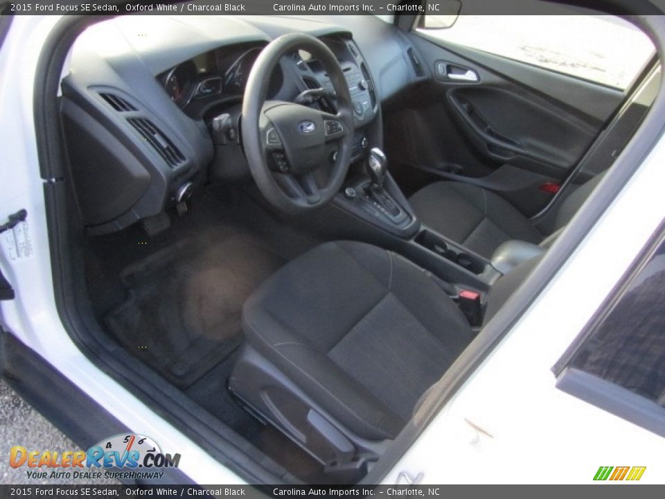 2015 Ford Focus SE Sedan Oxford White / Charcoal Black Photo #16