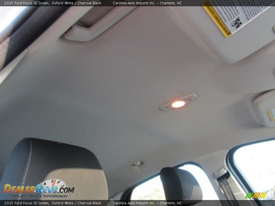 2015 Ford Focus SE Sedan Oxford White / Charcoal Black Photo #23