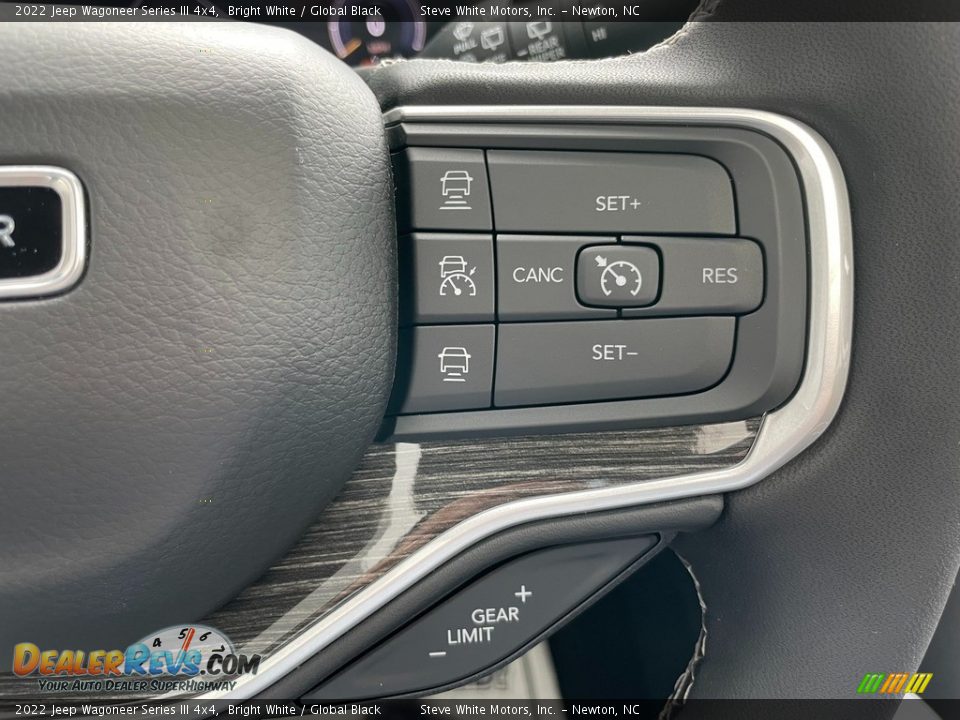 2022 Jeep Wagoneer Series III 4x4 Steering Wheel Photo #32