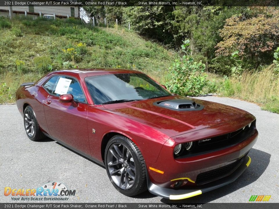 Front 3/4 View of 2021 Dodge Challenger R/T Scat Pack Shaker Photo #4