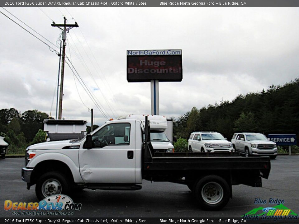2016 Ford F350 Super Duty XL Regular Cab Chassis 4x4 Oxford White / Steel Photo #2