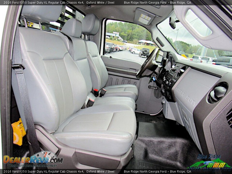 2016 Ford F350 Super Duty XL Regular Cab Chassis 4x4 Oxford White / Steel Photo #10