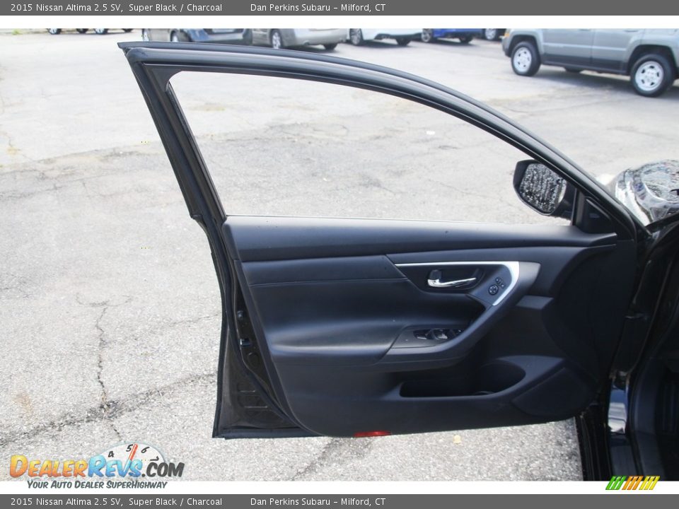 2015 Nissan Altima 2.5 SV Super Black / Charcoal Photo #9