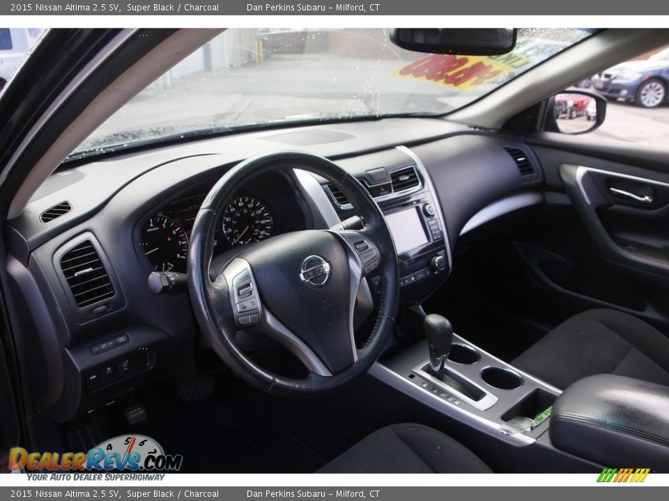 2015 Nissan Altima 2.5 SV Super Black / Charcoal Photo #10
