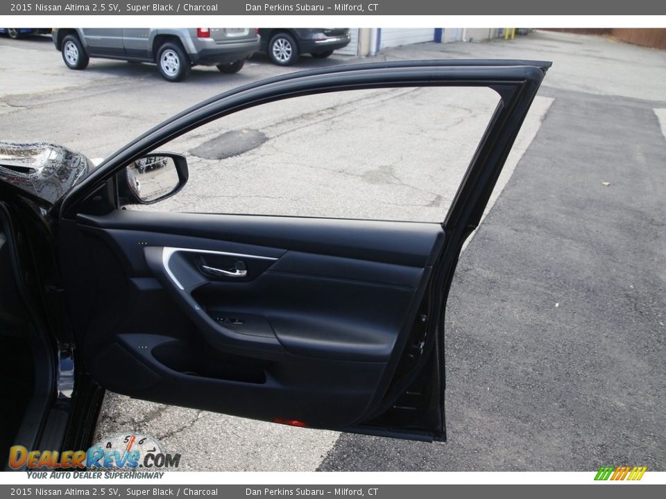 2015 Nissan Altima 2.5 SV Super Black / Charcoal Photo #16