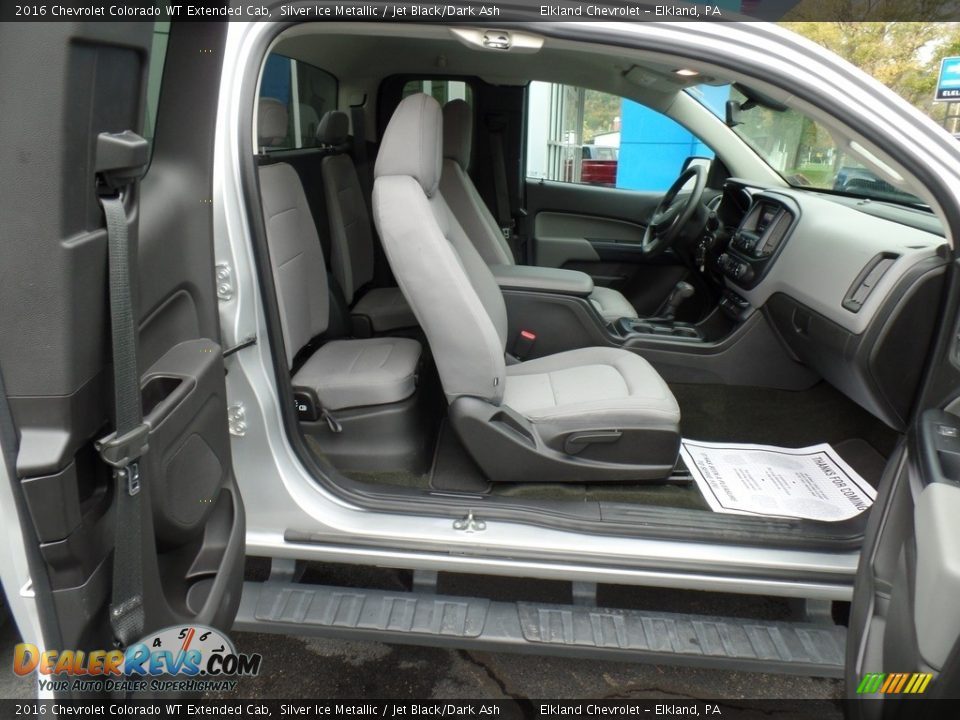 Front Seat of 2016 Chevrolet Colorado WT Extended Cab Photo #31