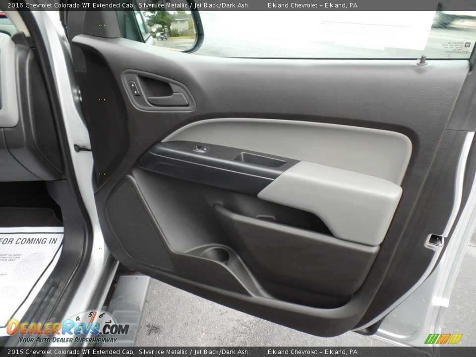 Door Panel of 2016 Chevrolet Colorado WT Extended Cab Photo #33