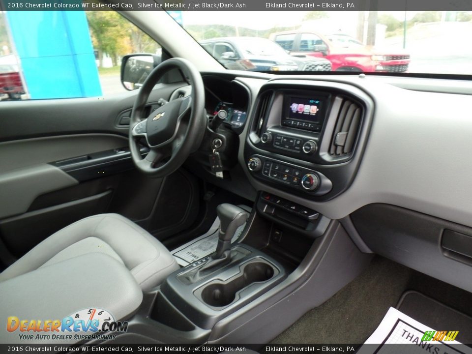 Dashboard of 2016 Chevrolet Colorado WT Extended Cab Photo #35