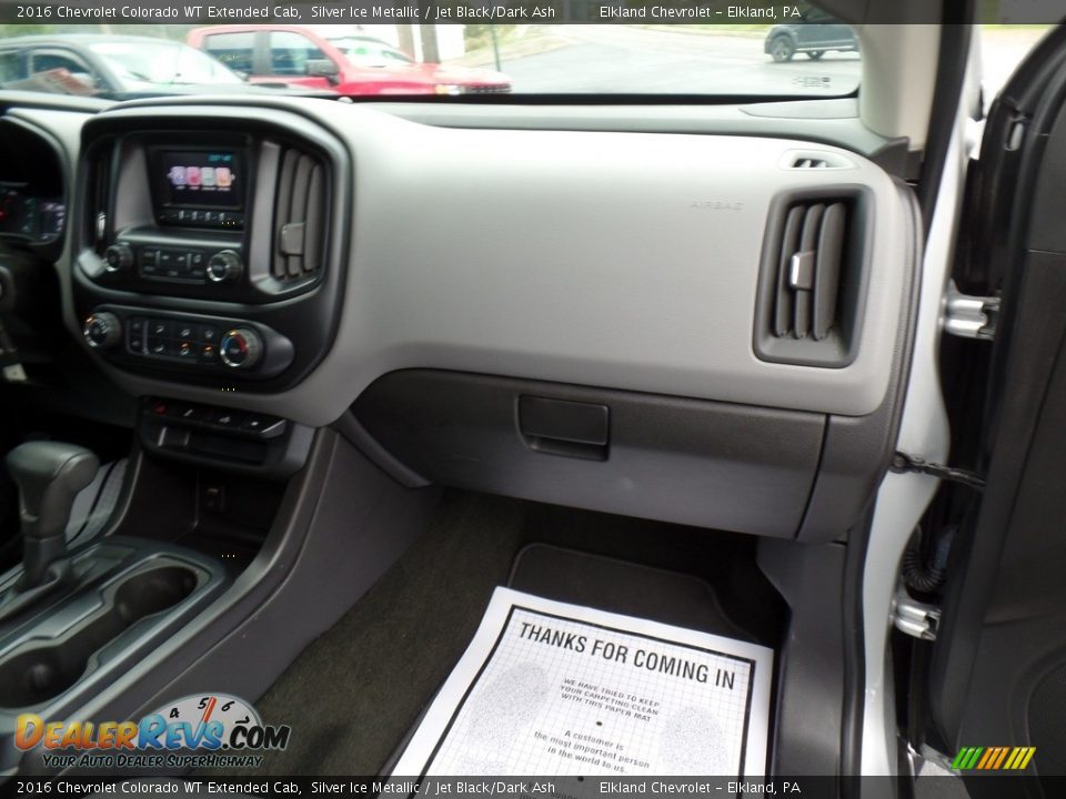 Dashboard of 2016 Chevrolet Colorado WT Extended Cab Photo #36