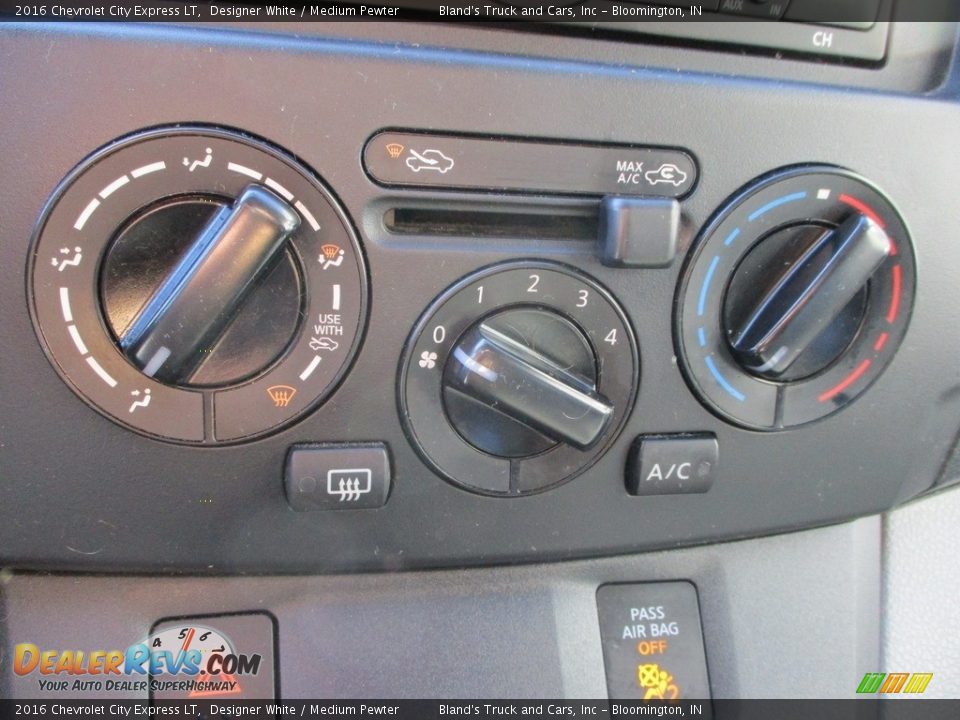 Controls of 2016 Chevrolet City Express LT Photo #18