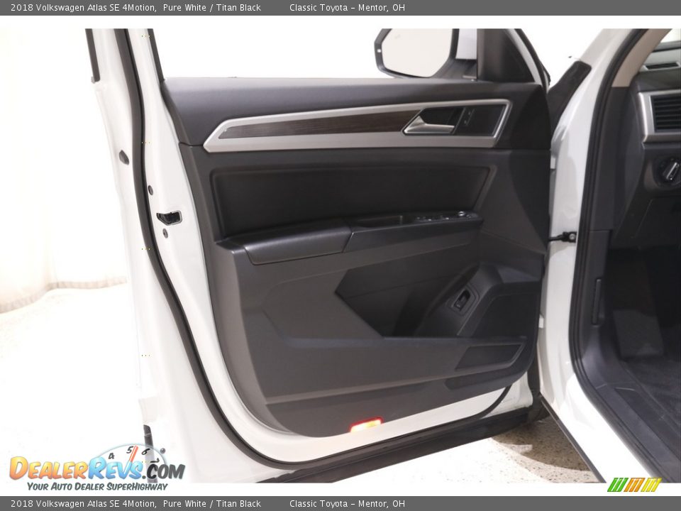 2018 Volkswagen Atlas SE 4Motion Pure White / Titan Black Photo #4