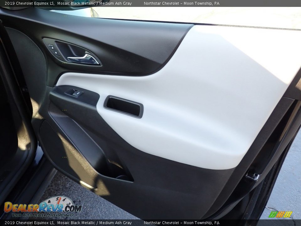 2019 Chevrolet Equinox LS Mosaic Black Metallic / Medium Ash Gray Photo #17