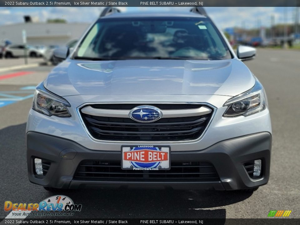 2022 Subaru Outback 2.5i Premium Ice Silver Metallic / Slate Black Photo #3