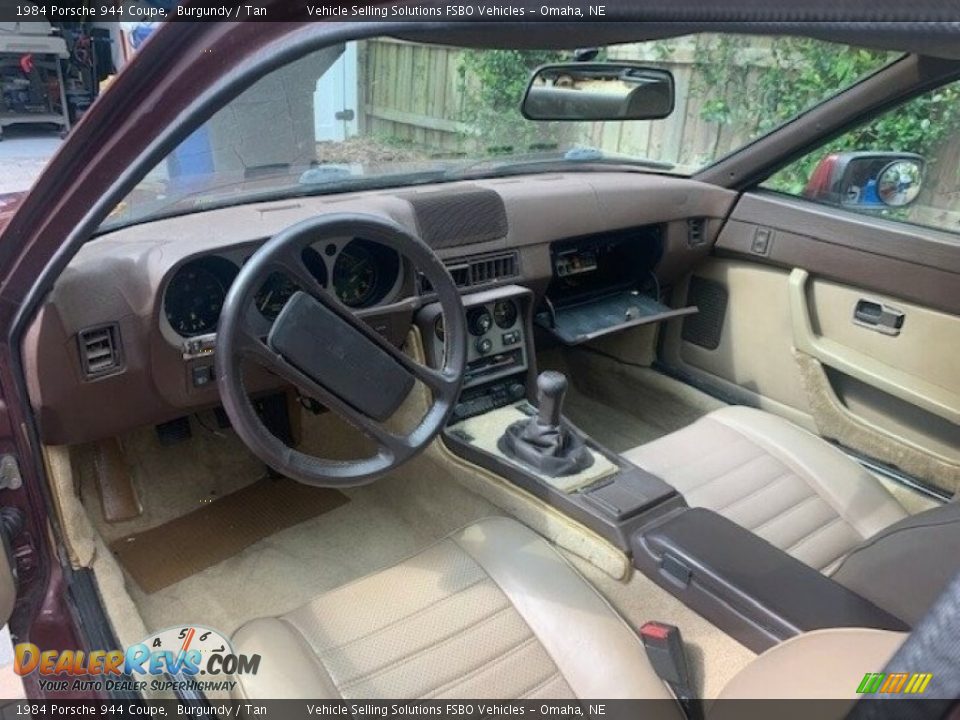 1984 Porsche 944 Coupe Burgundy / Tan Photo #2