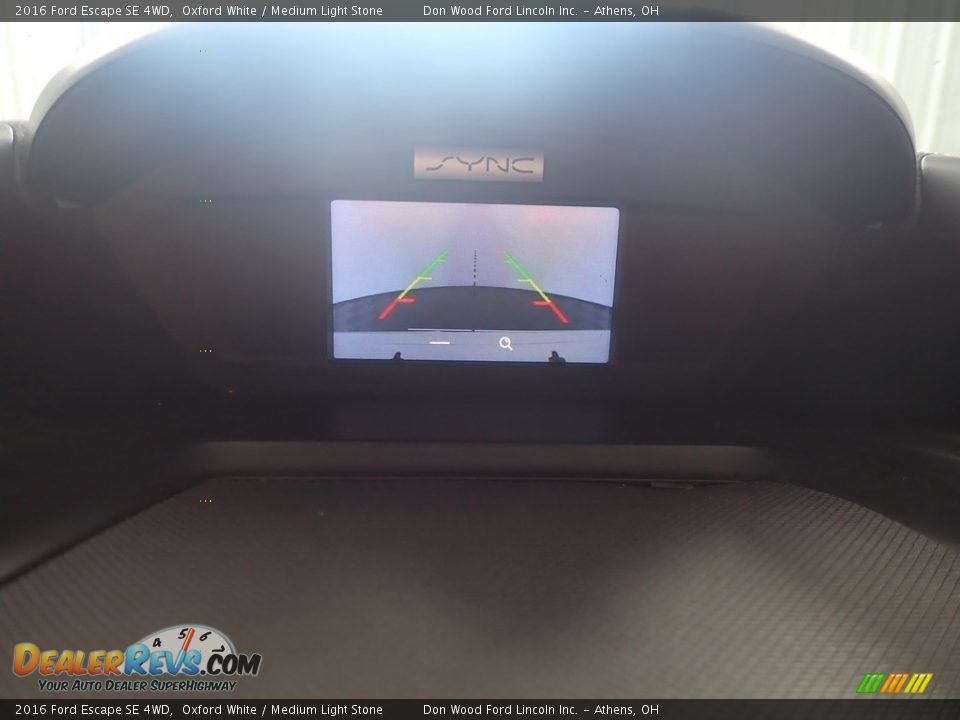 2016 Ford Escape SE 4WD Oxford White / Medium Light Stone Photo #2