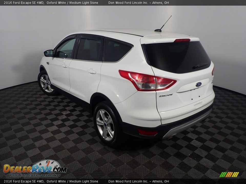 2016 Ford Escape SE 4WD Oxford White / Medium Light Stone Photo #12