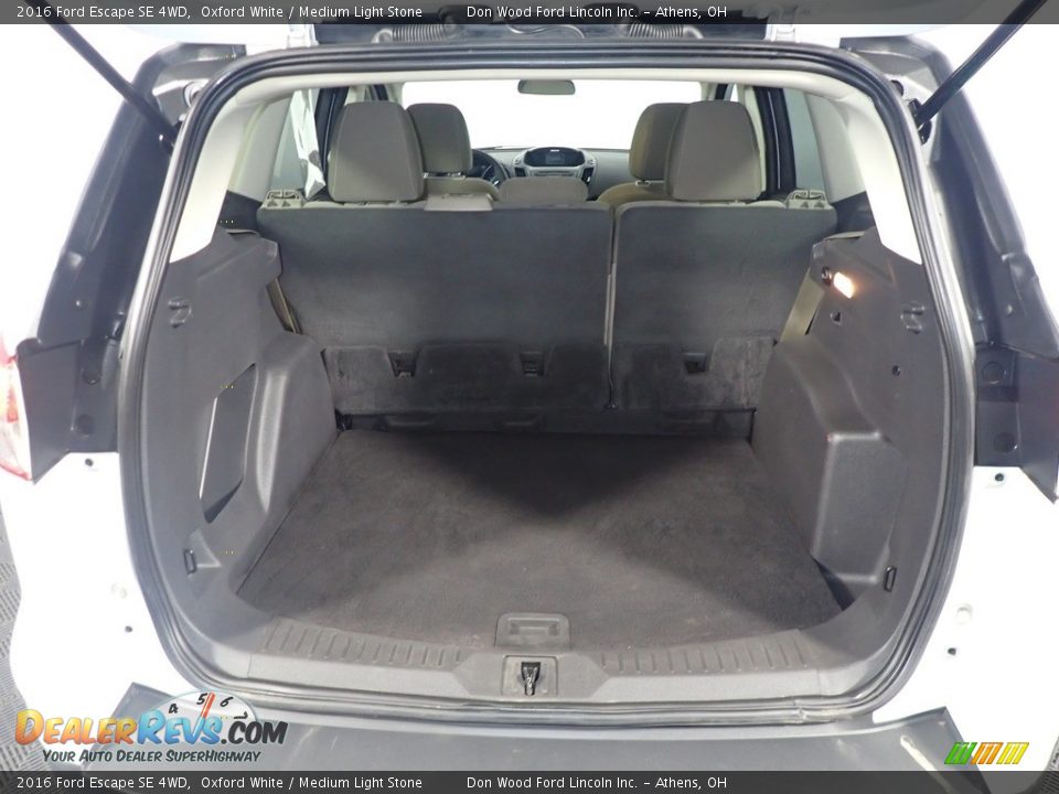 2016 Ford Escape SE 4WD Oxford White / Medium Light Stone Photo #15