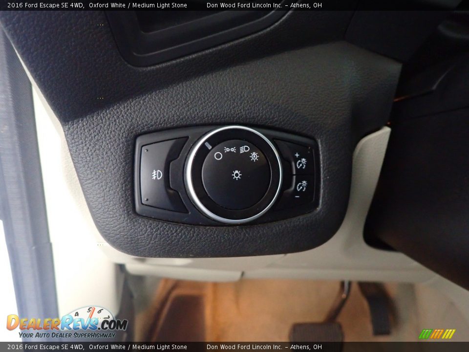 2016 Ford Escape SE 4WD Oxford White / Medium Light Stone Photo #32