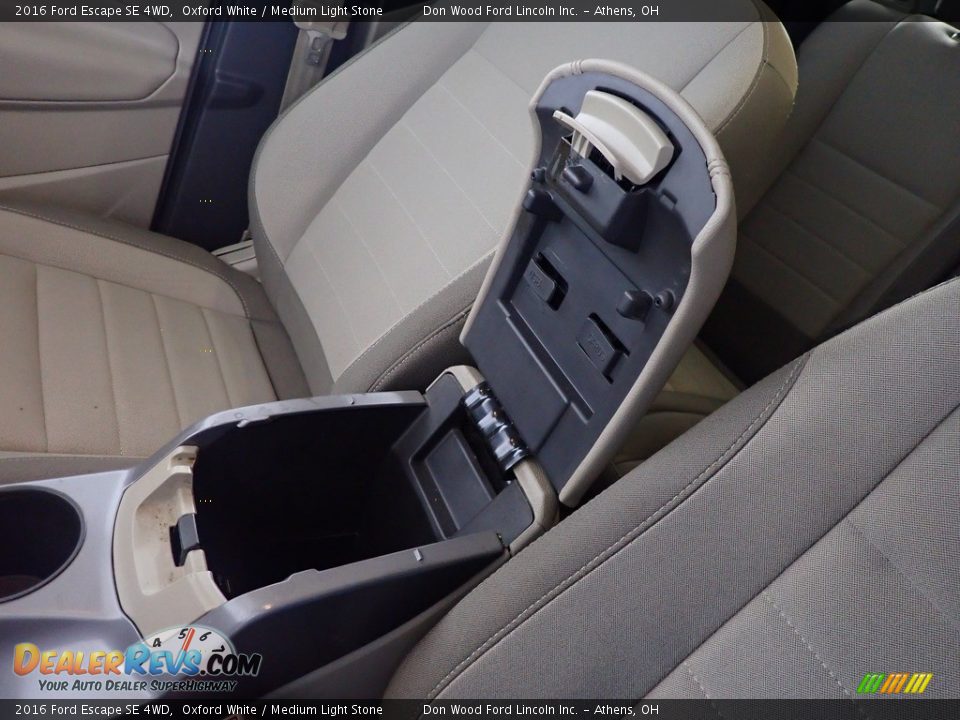 2016 Ford Escape SE 4WD Oxford White / Medium Light Stone Photo #34