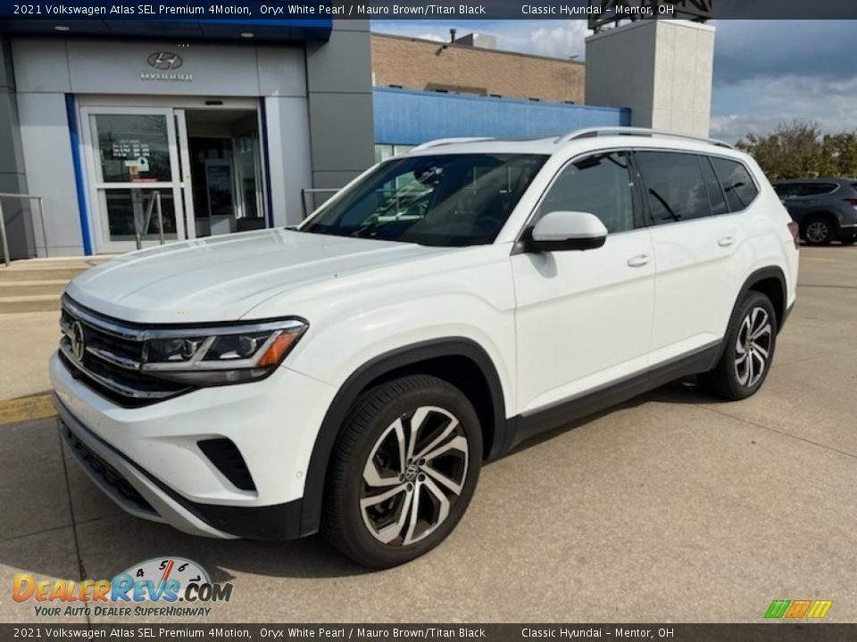 Front 3/4 View of 2021 Volkswagen Atlas SEL Premium 4Motion Photo #1
