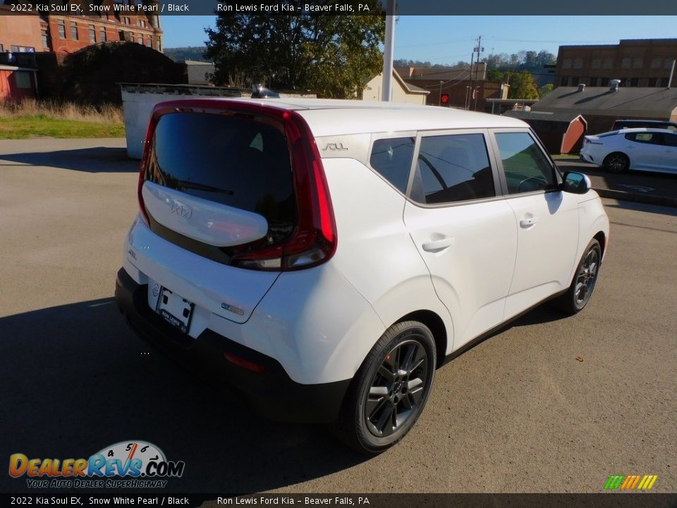 2022 Kia Soul EX Snow White Pearl / Black Photo #2