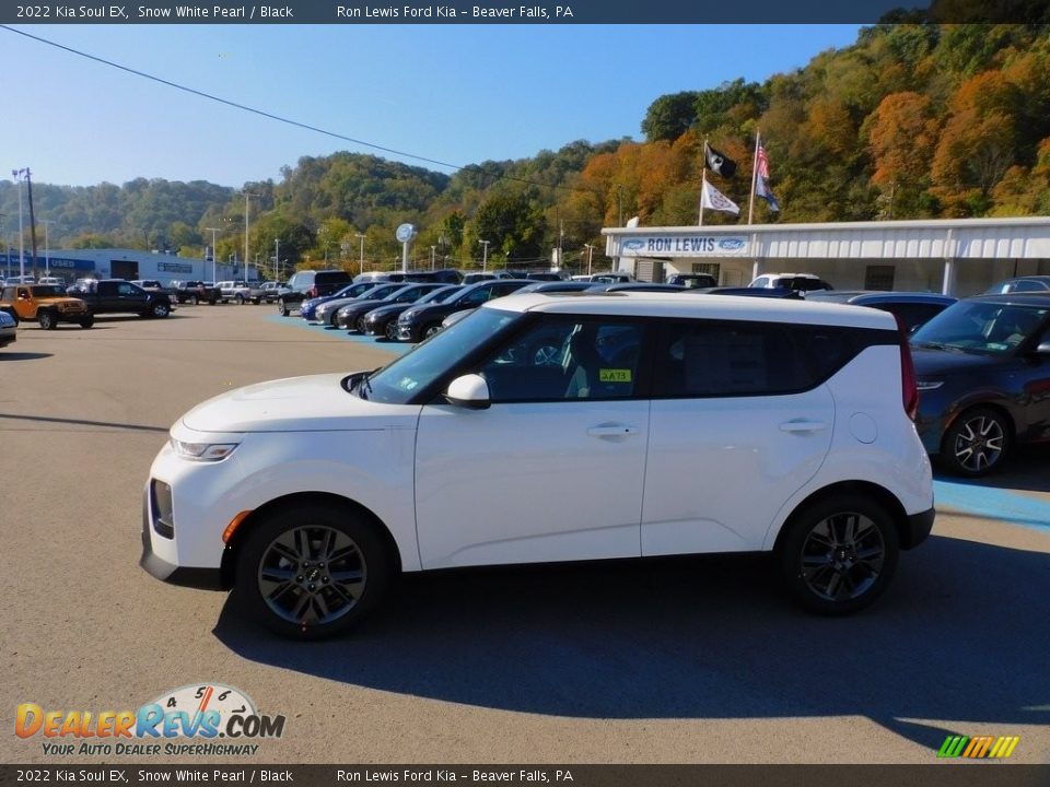 2022 Kia Soul EX Snow White Pearl / Black Photo #6