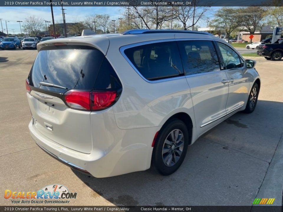 2019 Chrysler Pacifica Touring L Plus Luxury White Pearl / Cognac/Alloy Photo #2
