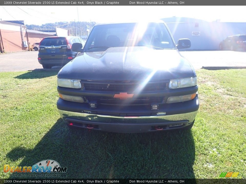 1999 Chevrolet Silverado 1500 LS Extended Cab 4x4 Onyx Black / Graphite Photo #4