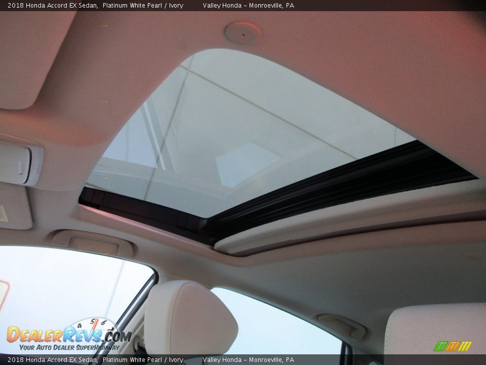 2018 Honda Accord EX Sedan Platinum White Pearl / Ivory Photo #11
