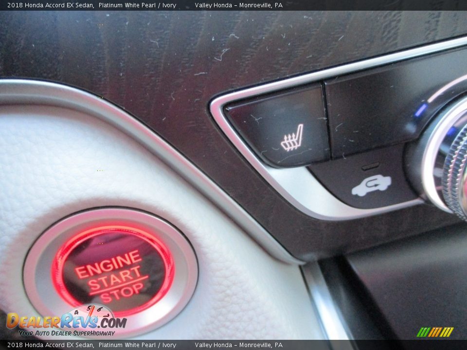 2018 Honda Accord EX Sedan Platinum White Pearl / Ivory Photo #17