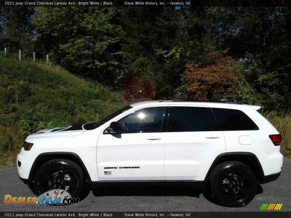 2021 Jeep Grand Cherokee Laredo 4x4 Bright White / Black Photo #1