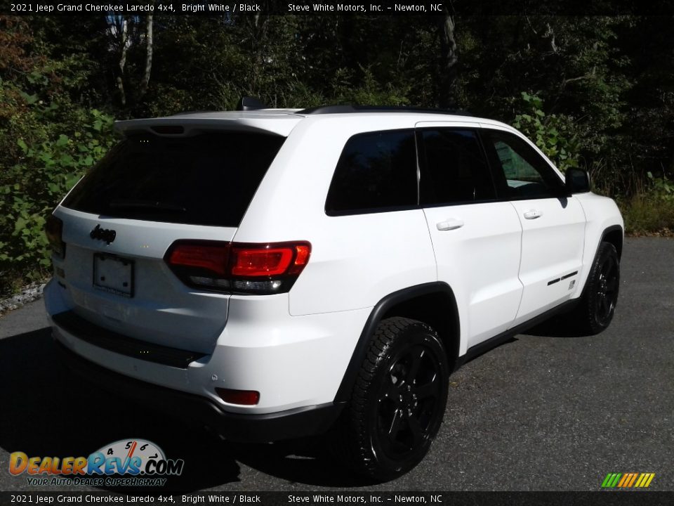 2021 Jeep Grand Cherokee Laredo 4x4 Bright White / Black Photo #6