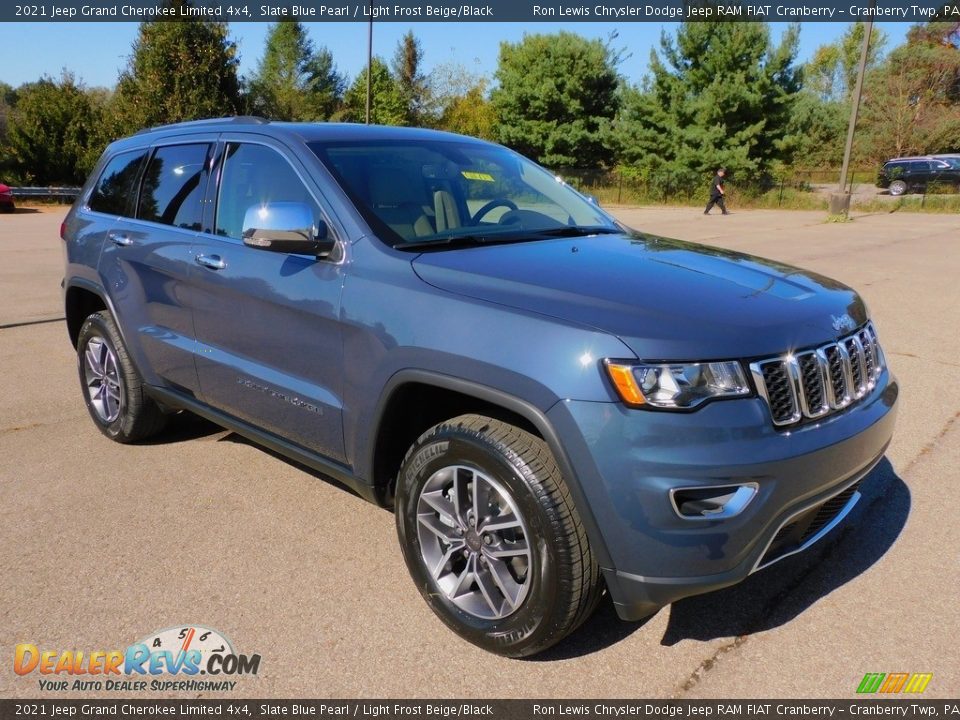 Front 3/4 View of 2021 Jeep Grand Cherokee Limited 4x4 Photo #3