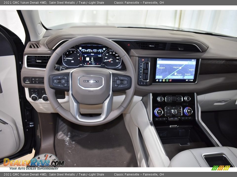 Dashboard of 2021 GMC Yukon Denali 4WD Photo #13