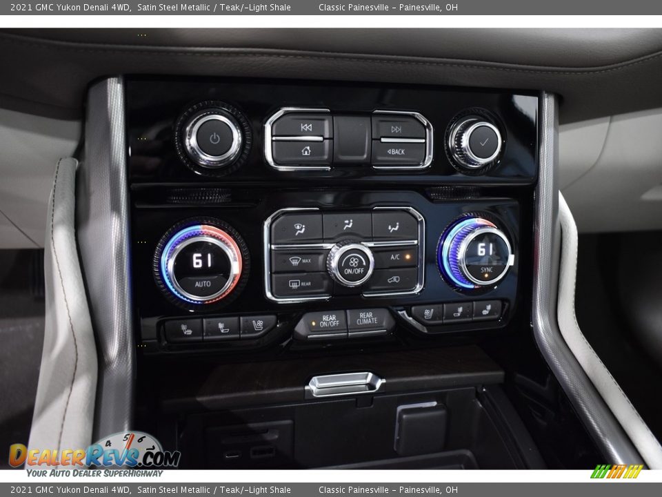 Controls of 2021 GMC Yukon Denali 4WD Photo #15