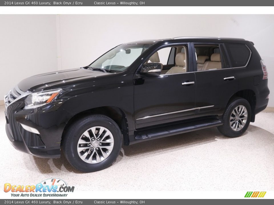 Front 3/4 View of 2014 Lexus GX 460 Luxury Photo #3